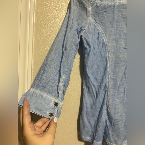 Stonewashed Blue 3/4 sleeve thin button up blouse-size maybe L (c measurements) - Picture 7 of 10
